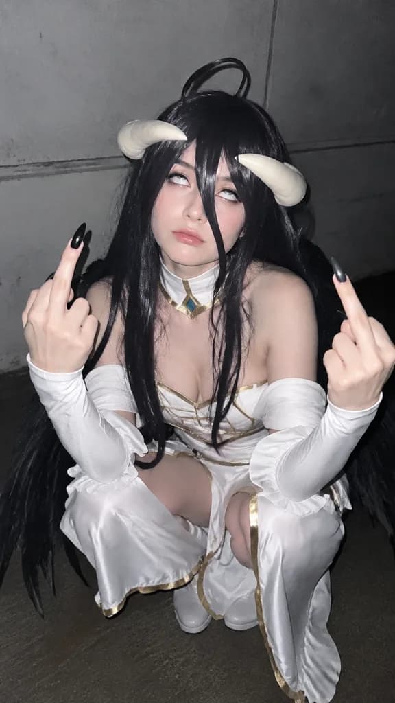 反抗的コスプレのインスタストーリー風スナップ