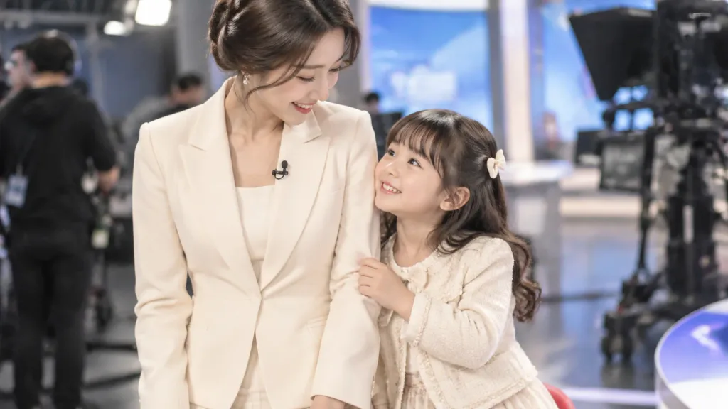 방송국 스튜디오의 따뜻한 모녀 비하인드 컷