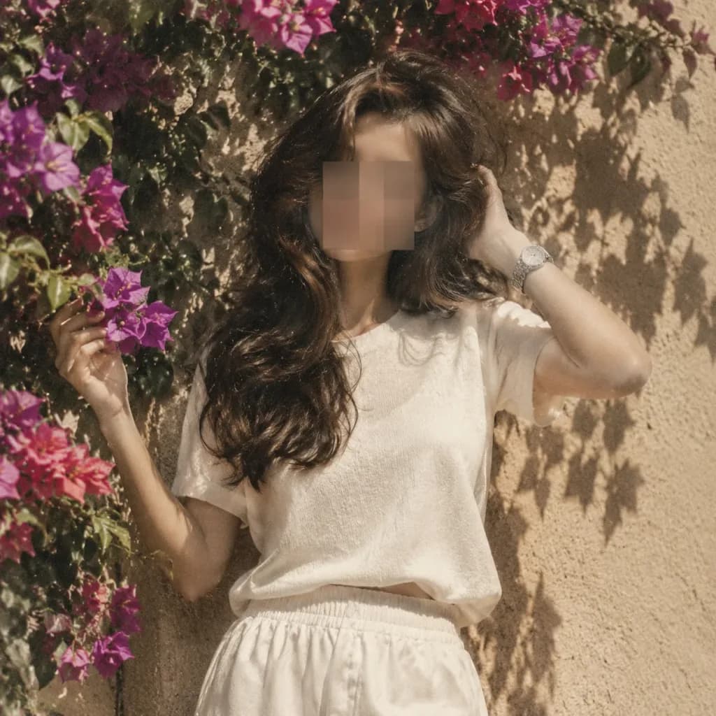 꽃 덩굴 배경의 레트로 에디토리얼 인물 사진