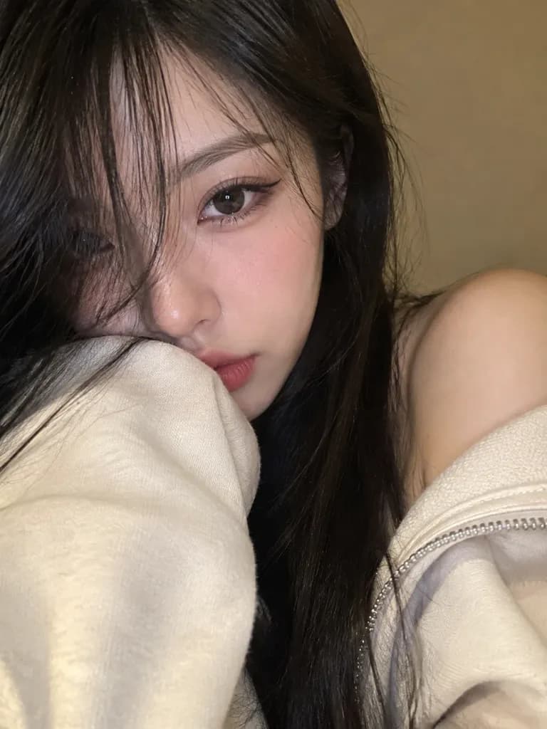 Cozy Oversized Hoodie Close-Up Selfie