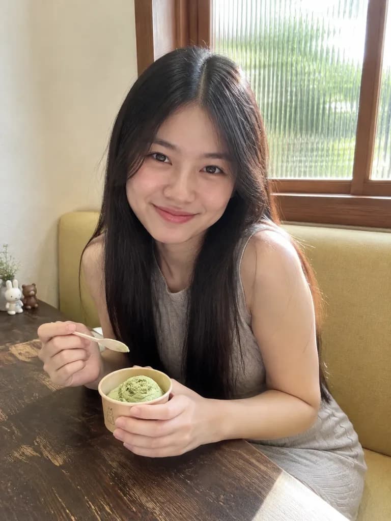 咖啡廳手機隨手拍生活肖像