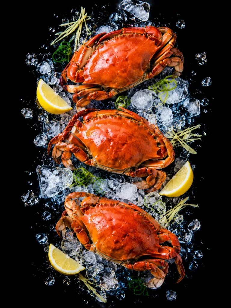 Luxury Cooked Crabs on Crushed Ice