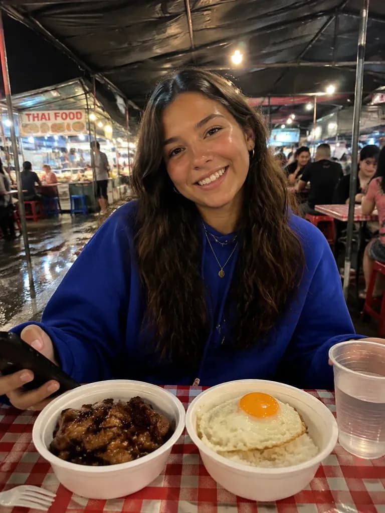 Cena en Mercado Nocturno con Móvil
