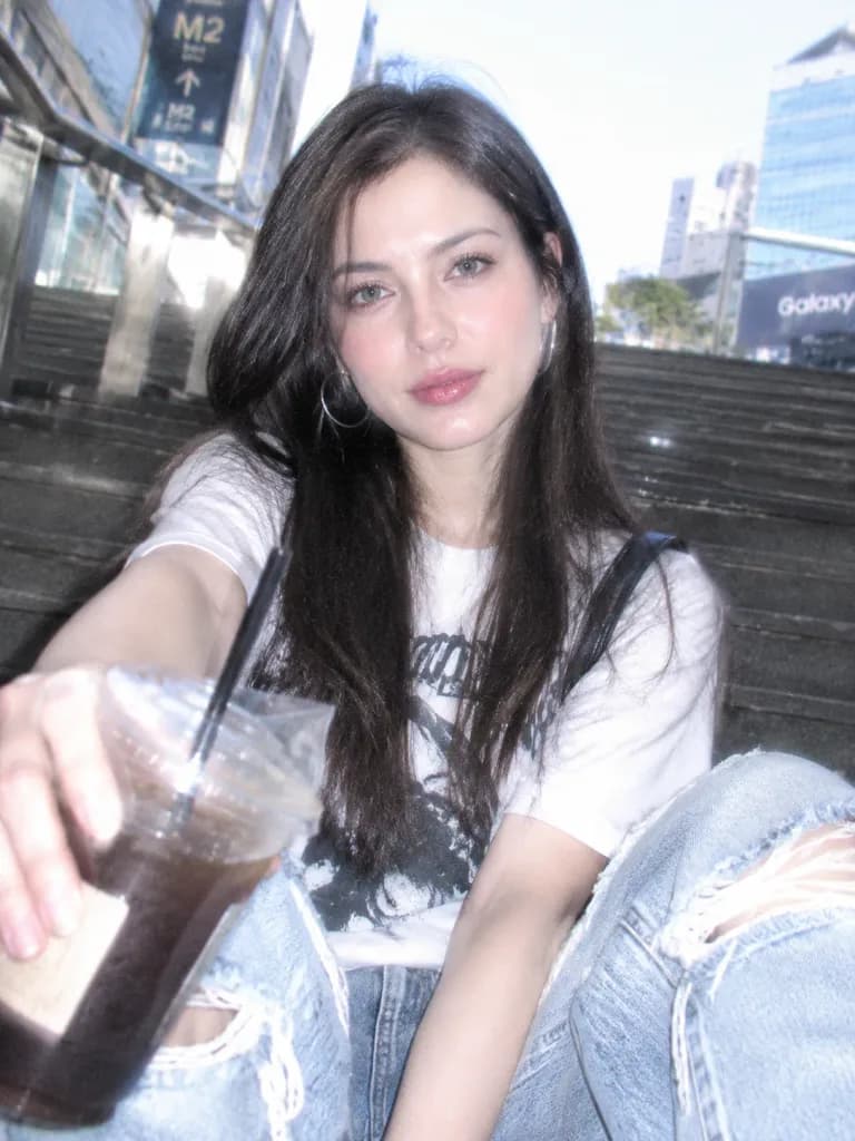 CCD Digicam Urban Streetwear Portrait