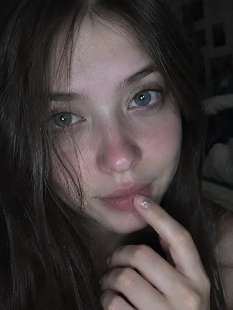 리얼 필름 그레인 초접사 셀카
