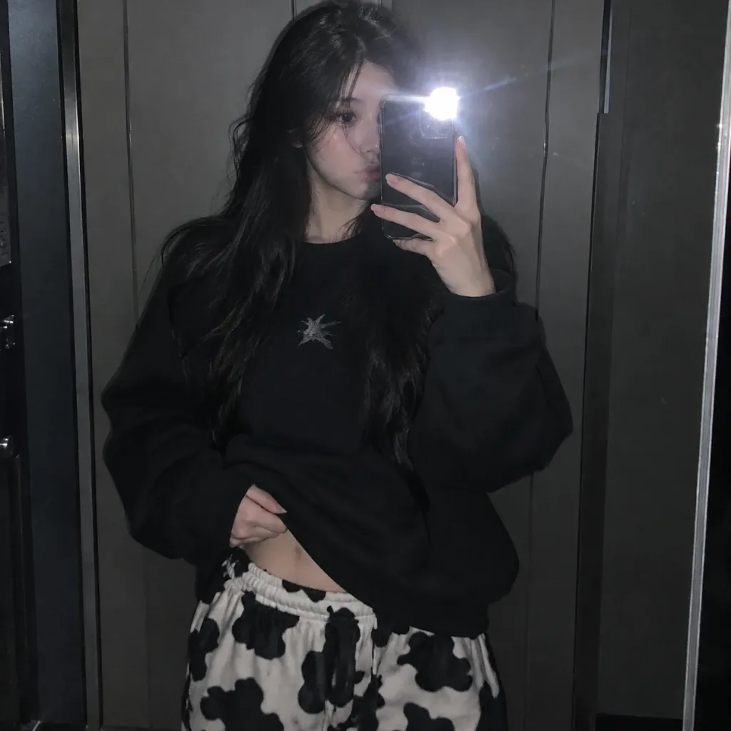 로우 플래시 스트리트웨어 거울 셀카