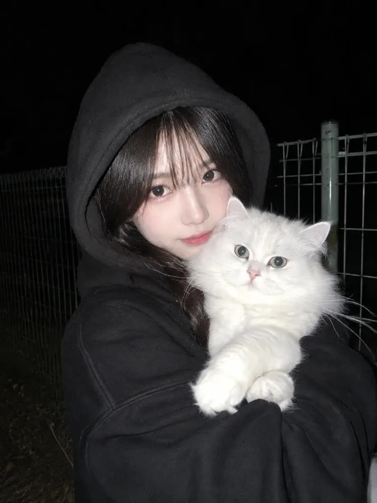 고양이와 함께한 야간 플래시 포트레이트